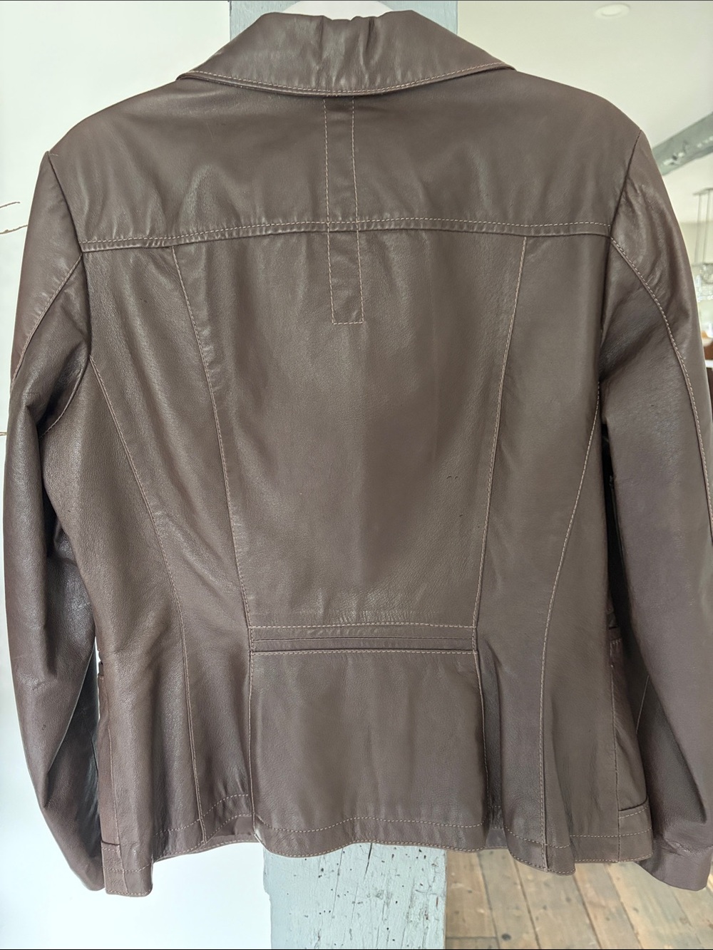 Danier Chocolate Brown Leather Button Jacket - Picture 4 of 6